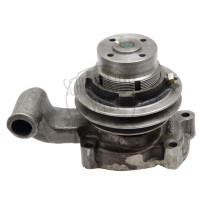 Wasserpumpe ohne Bypassanschluss für McCormick / IHC 250 275 354 374 414 434