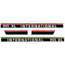 Aufklebersatz schwarz - weiß - rot für McCormick / IHC 554 743 745 844S 955 1046